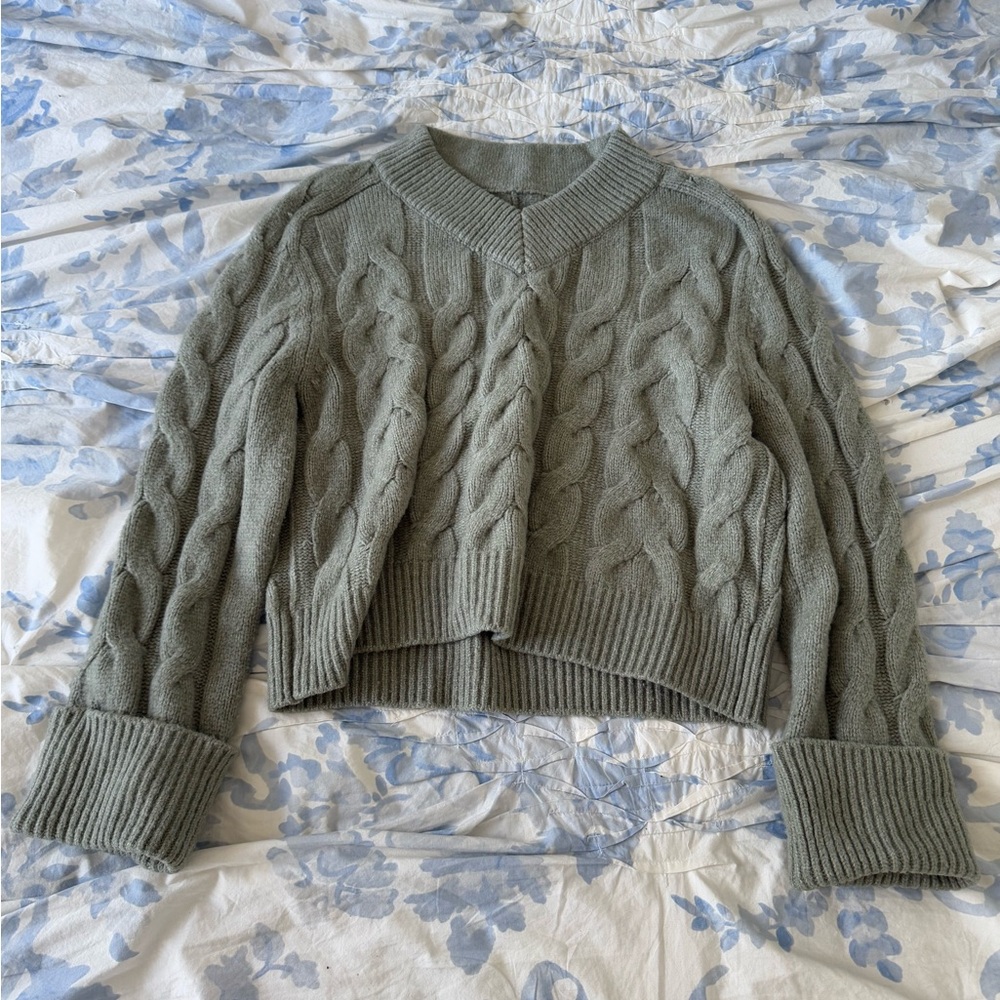 Abercrombie & Fitch Cozy Green Cable Knit Sweater